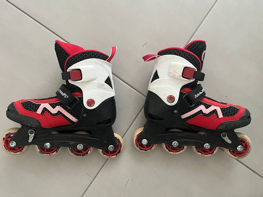 Micro Pattini in linea & Pattini a rotelle: Micro Inline Skates Rollschuhe Gr. 31-34 – Usato da Aarau venduto da Turbo555 1