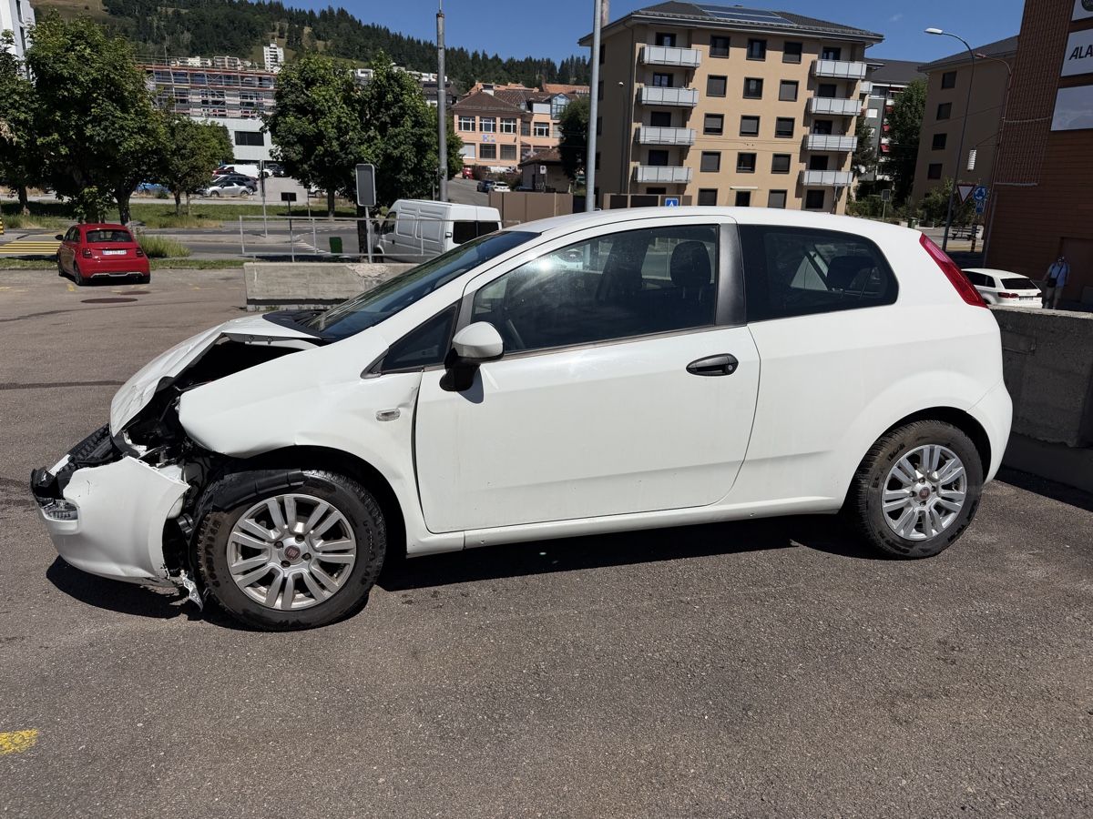 Fiat Automobili: Fiat punto  – Difettoso da La Chaux-de-Fonds venduto da Transportchezmax