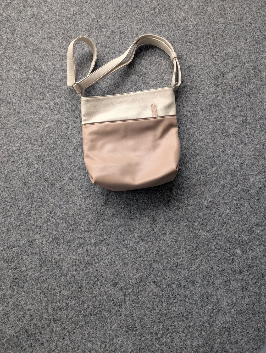Taschen für Damen: Tasche Beige Kunstleder – Gebraucht aus Rudolfstetten von rosali59