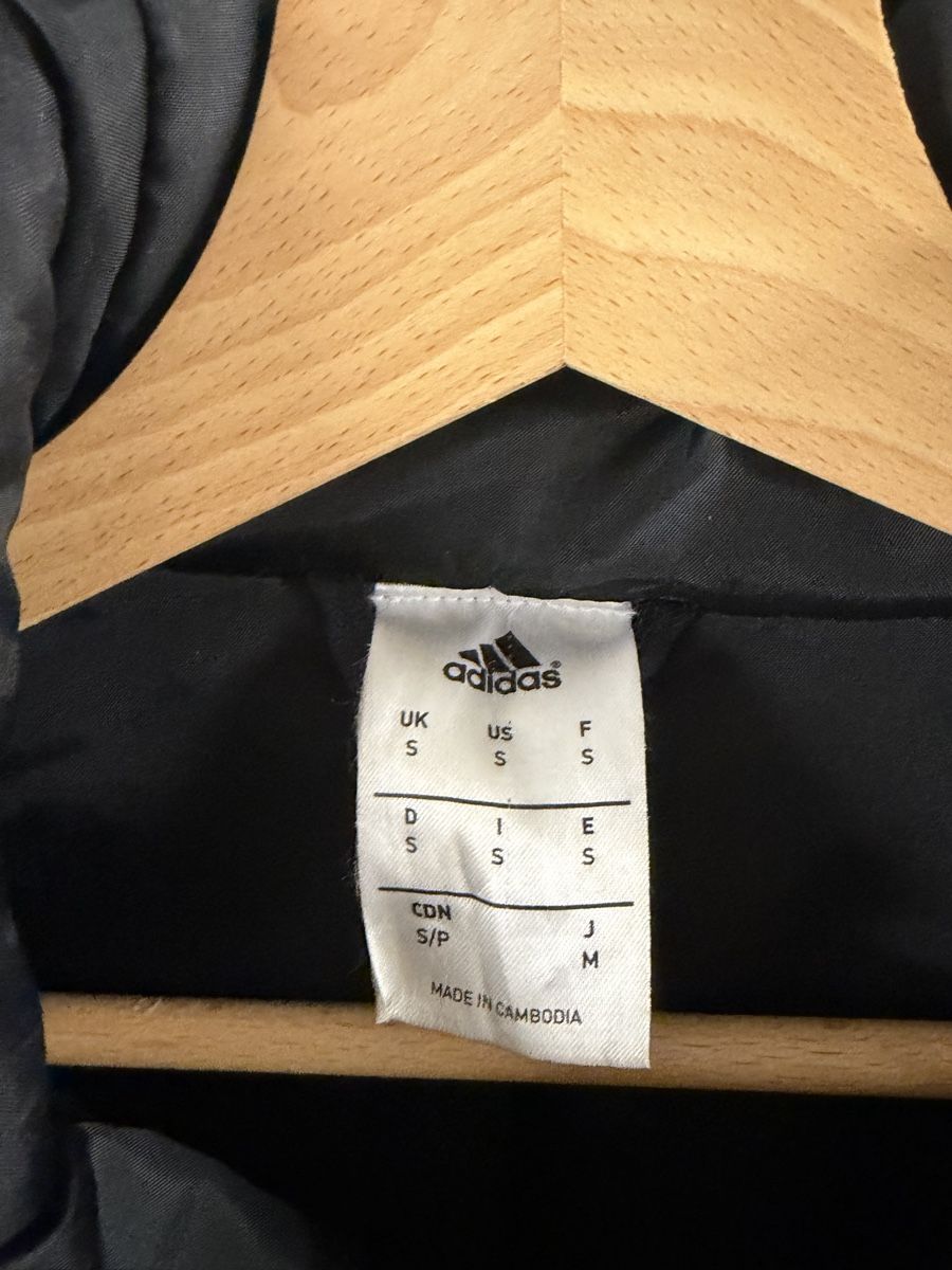 Adidas Jacken: FC Basel Adidas Stadionjacke – Defekt aus Hunzenschwil von sputnik26 3