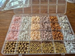 Basteln: Umfangreiches Perlen-Set, viele Farben & Formen!
