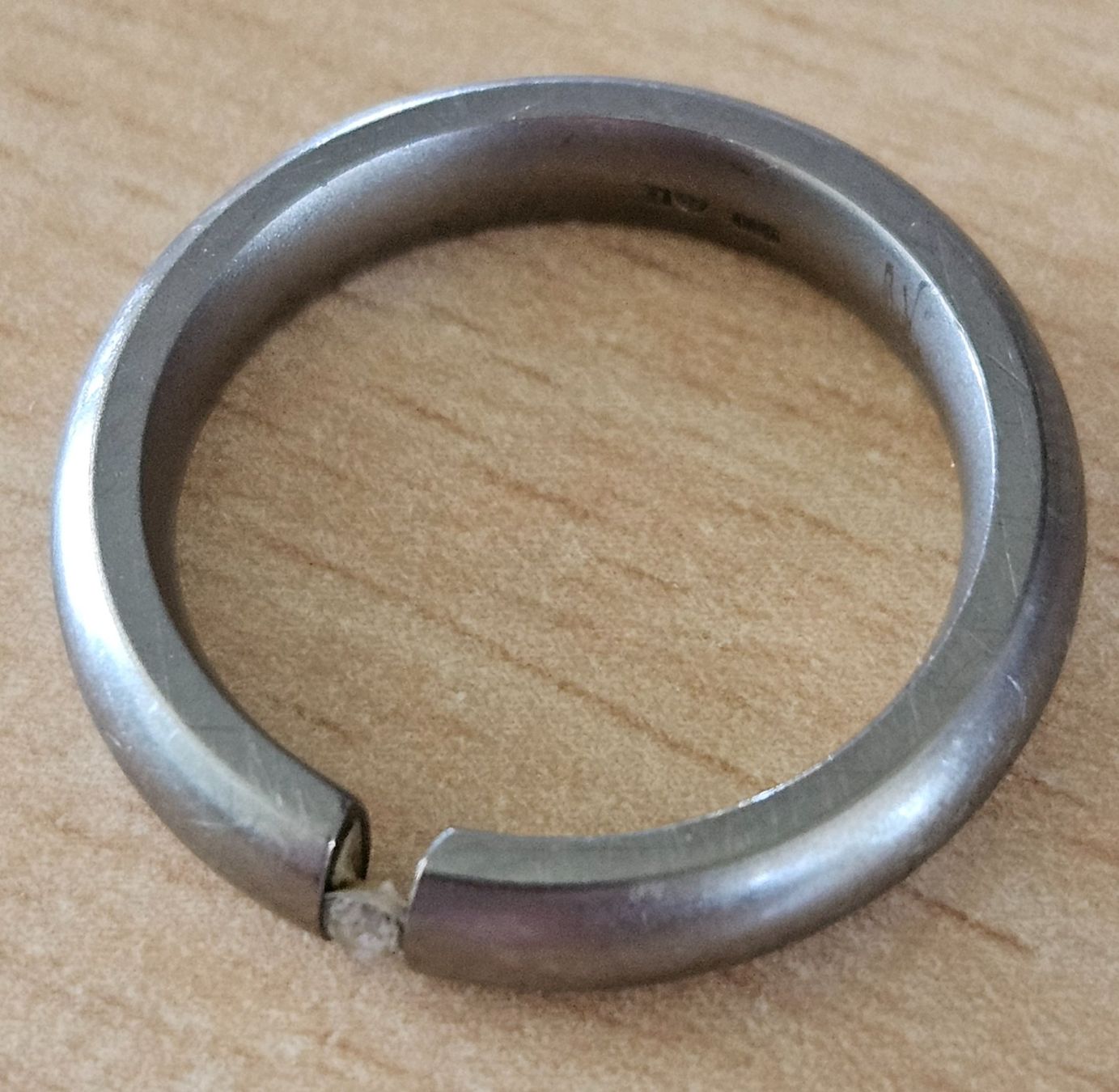 Anelli: Titanring mit Diamant – Usato da Hägglingen venduto da pri_zdz5
