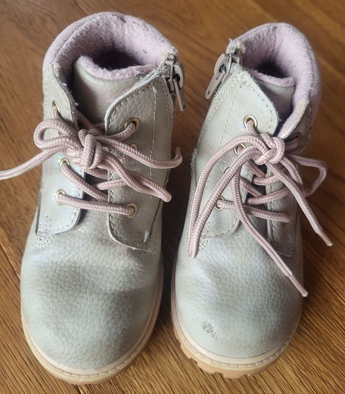 Fila Scarpe per ragazze: FILA-Schuhe Grösse 24 gebraucht – Usato da Zell LU venduto da claro62 2