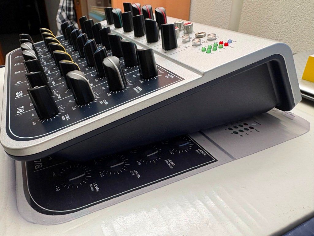 Console di mixaggio: ZubZero SZ-MIX08USB – Usato da Magnedens venduto da alfahr