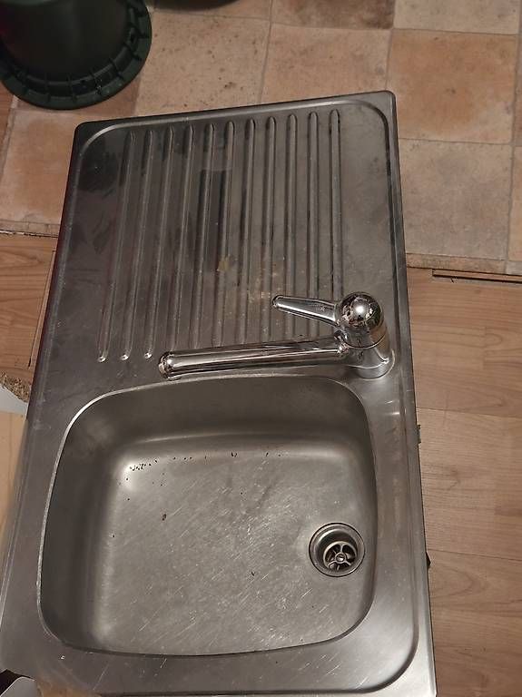 Lavabi & lavandini: Edelstahl Waschbecken mit Wasserhahn – Usato da Seedorf BE venduto da Paupau6159 1