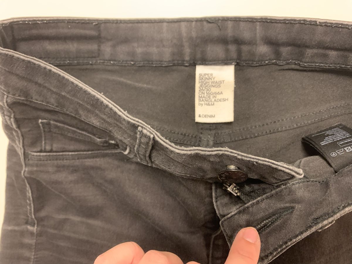 H&M Jeans: Jeans noir taille haute – Usato da Montreux venduto da iza_peche8 2