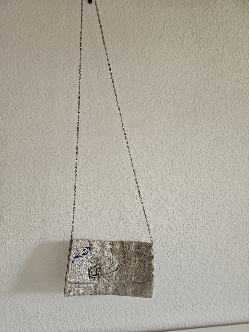 Borse da donna: Handtasche grau-silbern Unikat – Usato da Zürich venduto da SarinaE 2