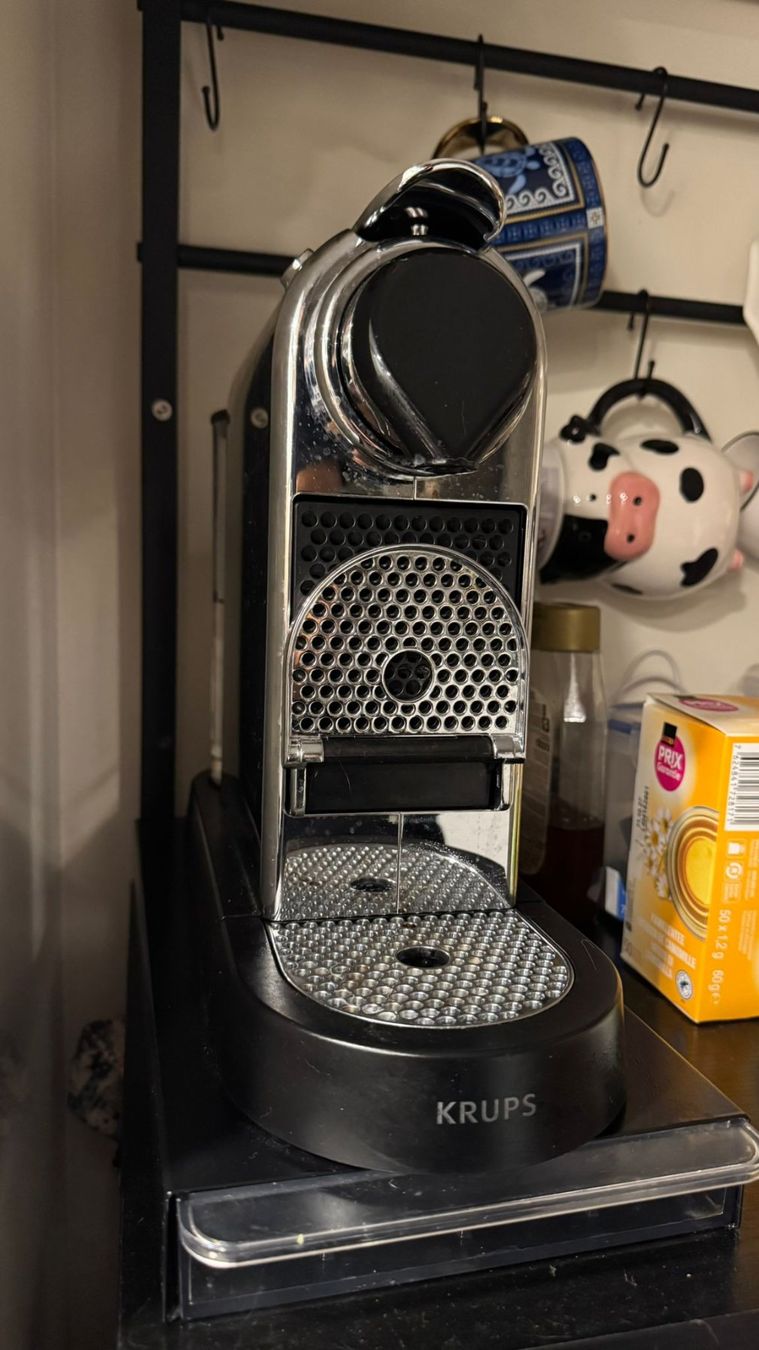 Krups Macchine per caffè & Macchine per espresso: Nespresso Krups Coffee Machine – Usato da Luzern venduto da kim_my9c
