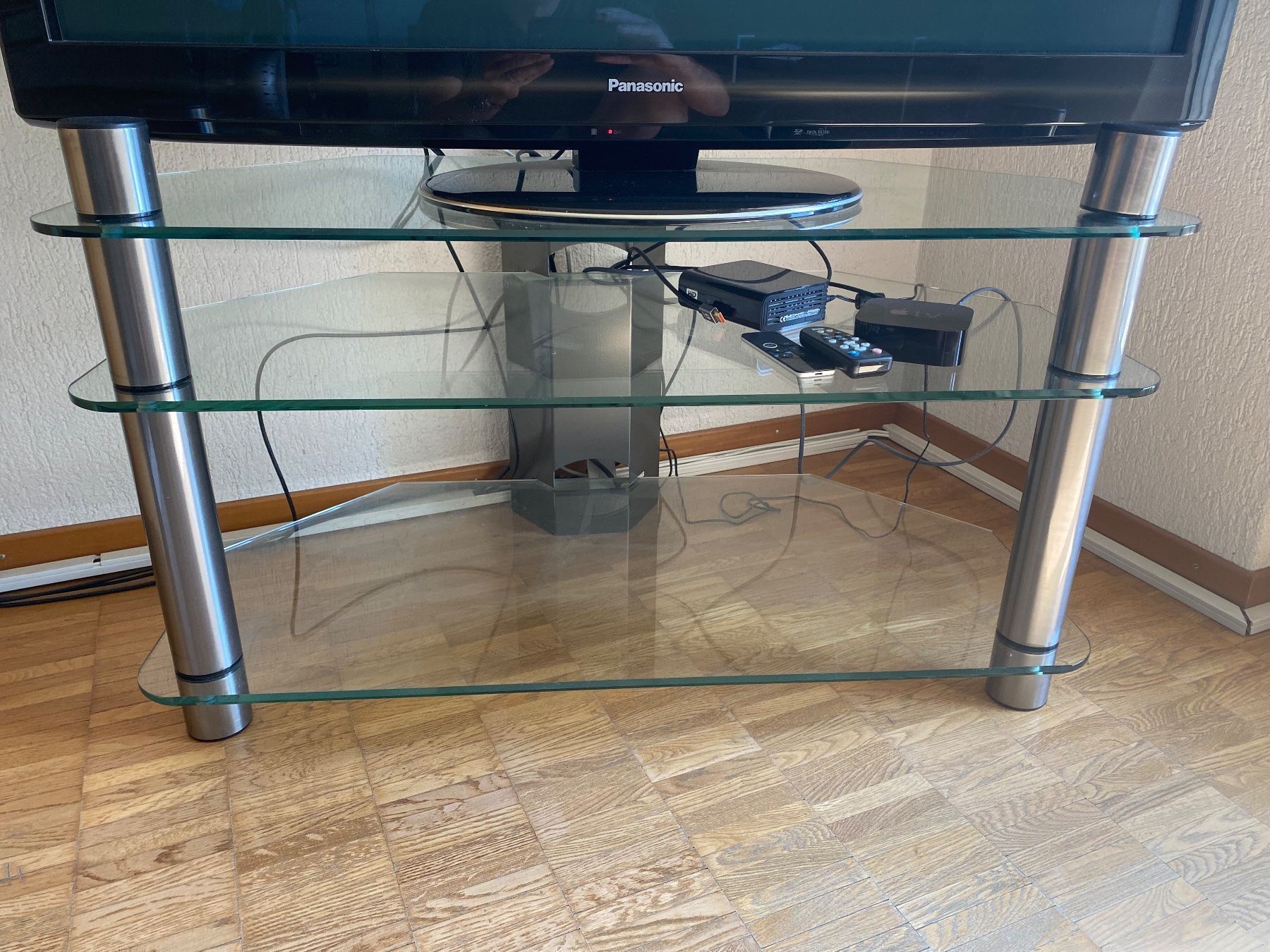 Mobili TV: Glas-TV-Möbel – Usato da Münchenbuchsee venduto da Brunopatrick
