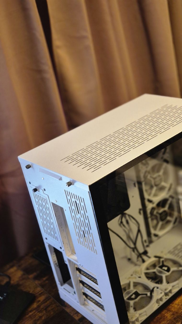 Lian Li Custodie: Lian Li O11 Dynamic PC Case – Usato da Neuhausen venduto da Ayman_Kand 2