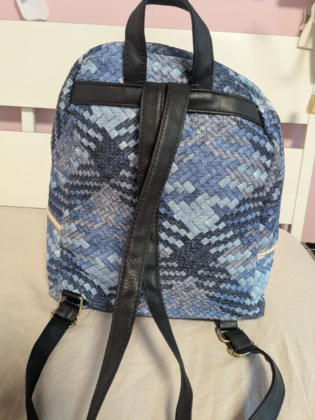 Zaini: Modischer Rucksack mit viel Stauraum – Usato da Buchs SG venduto da Brigitte-Noemi 1
