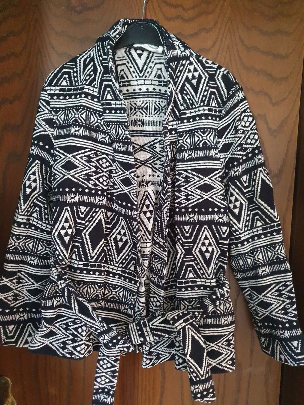 H&M Vestes: Jacke 38 – D'occasion à Freienstein par Widder11
