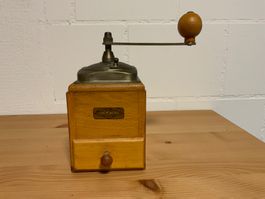 Handkaffeemühle HAHA antik, aus Holz, Vintage, Rarität