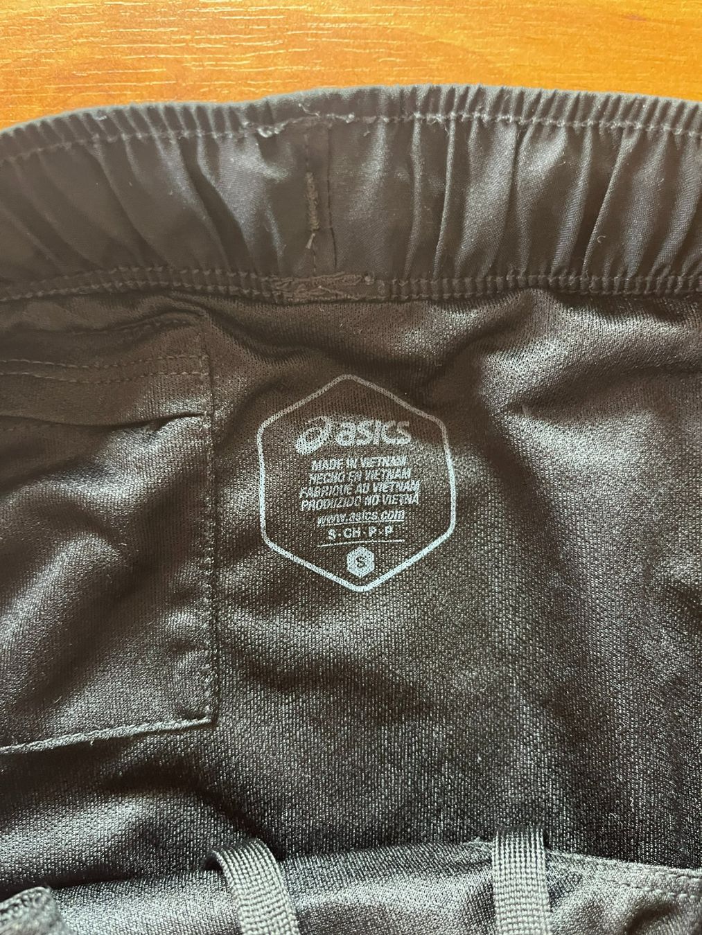 Asics Pantaloni: Asics Sport Shorts – Usato da Seuzach venduto da anina.k 1