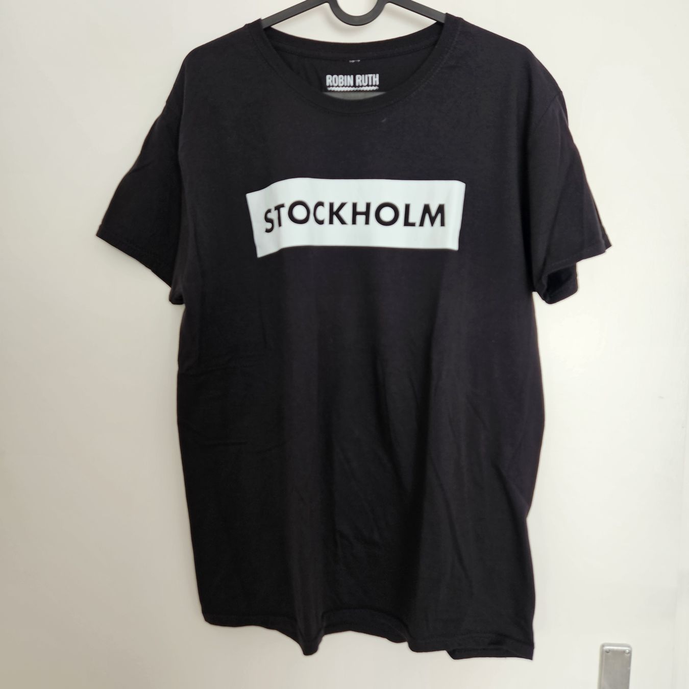 T-shirt: T-Shirt – Nuovo (secondo la descrizione) da Bern venduto da naaa000xci