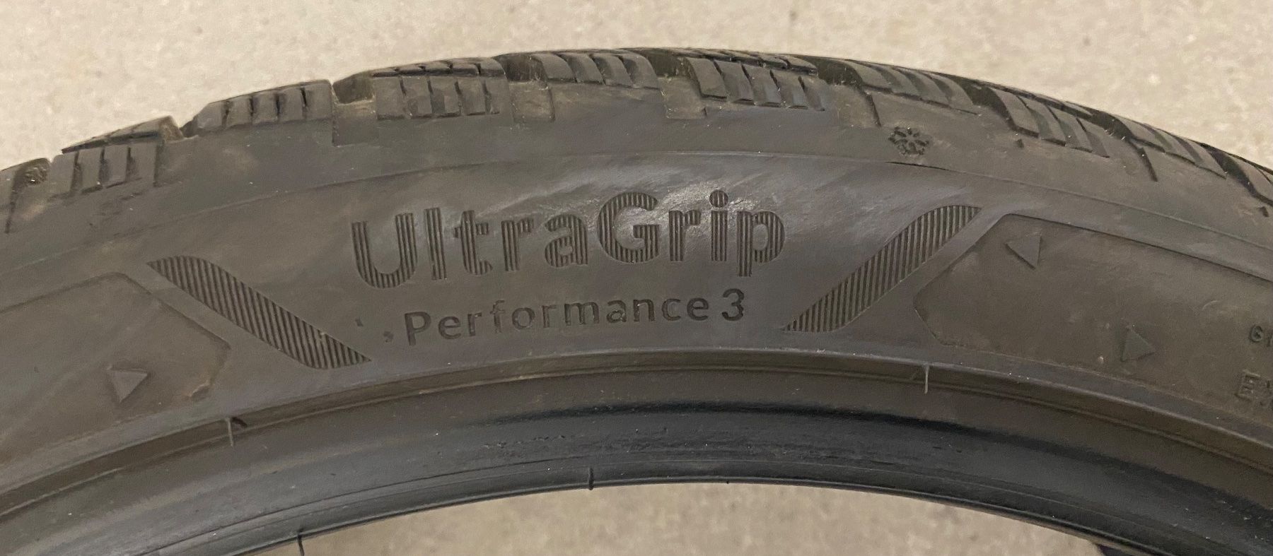 Goodyear Pneus & Kompletträder: 255/35R20 Goodyear Winter – Gebraucht aus Baar von agr_lpq8 2