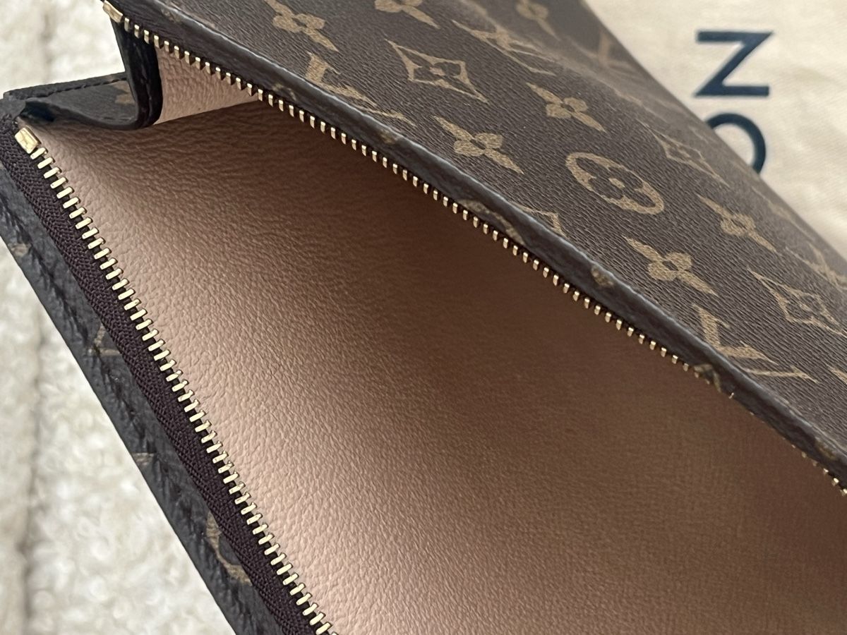 Louis Vuitton Custodie per cosmetici: Louis Vuitton Toiletry Pouch 26 - Great Condition! – Usato da Zürich venduto da bar_jkx9 2