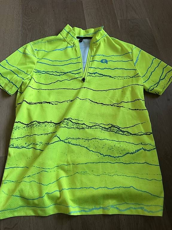 Trainer, Turnhosen & -trikots: Bikeshirts Gr164 – Gebraucht aus Selzach von martinak78 1