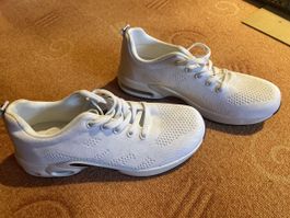 Weisse Sommer Turnschuhe, neuwertig, Grösse 38