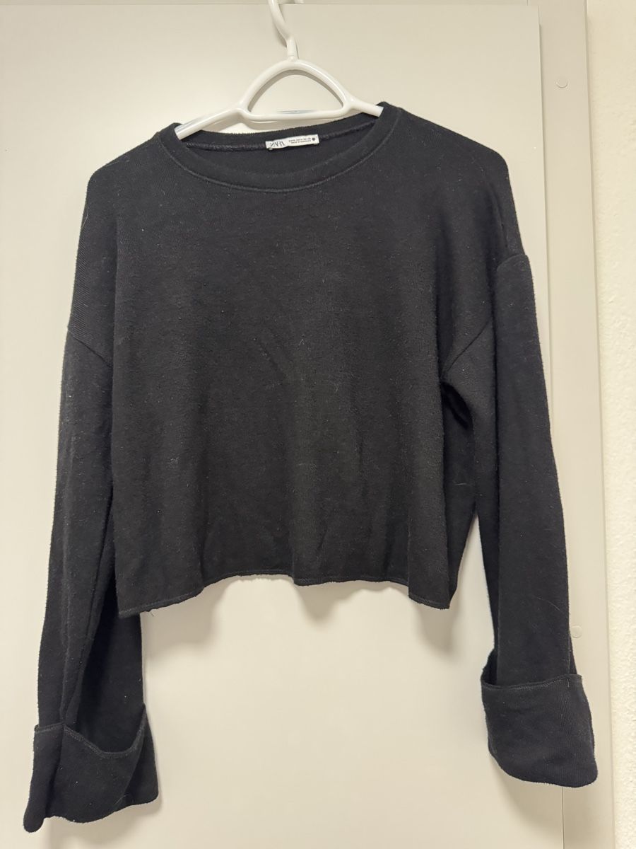 Zara Maglioni & Felpe: Schwarzer Zara Pullover mit Trompetenärmeln, Grösse M – Usato da Lachen SZ venduto da nathiisch 4