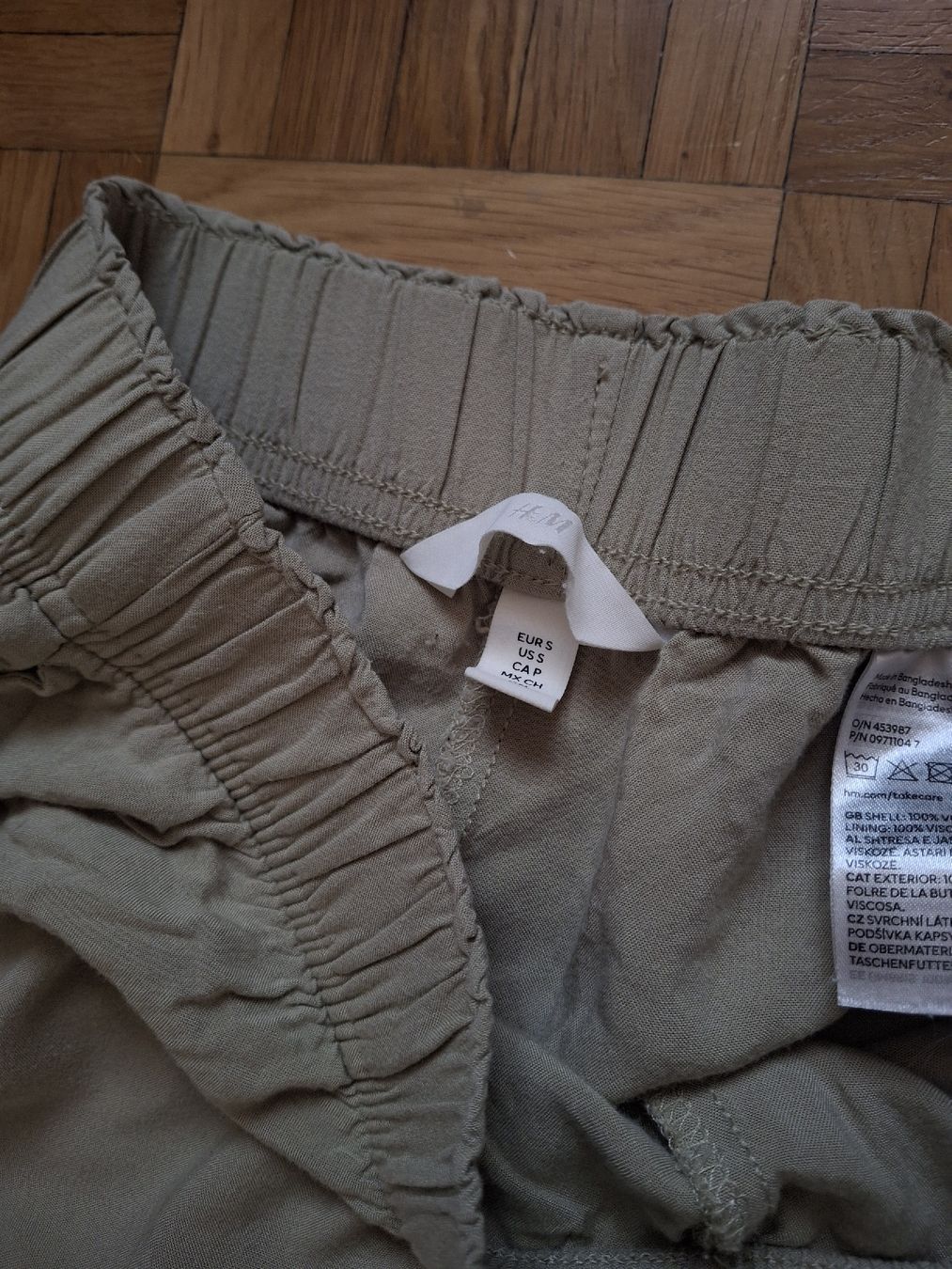 H&M Pantaloni: Pantalon léger H&M taille S – Usato da La Tour-de-Peilz venduto da AliciaaG 2