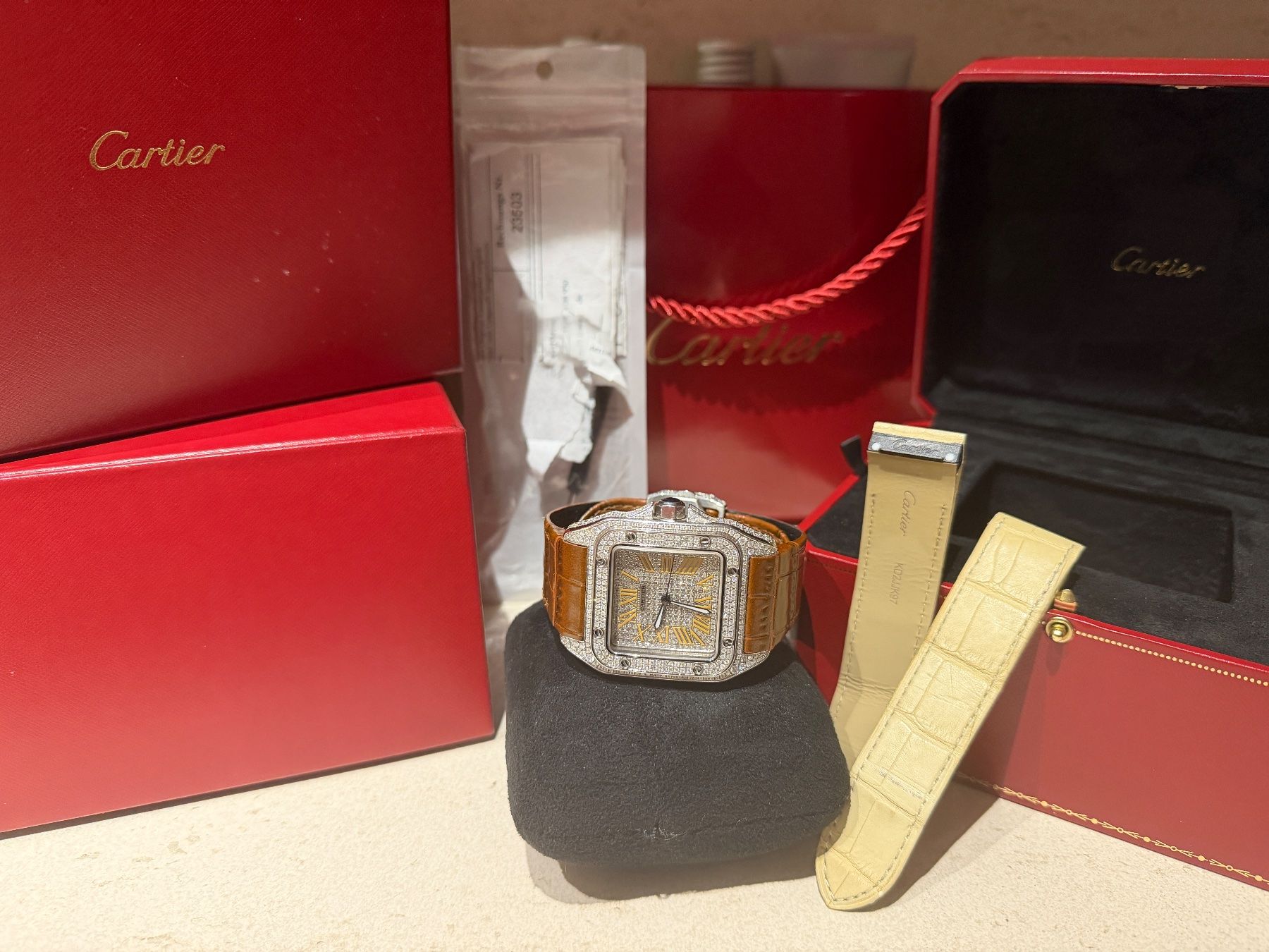 Cartier Orologi: Cartier Santos 100XL FULL ICED OUT – Usato da Niederuzwil venduto da Zef123
