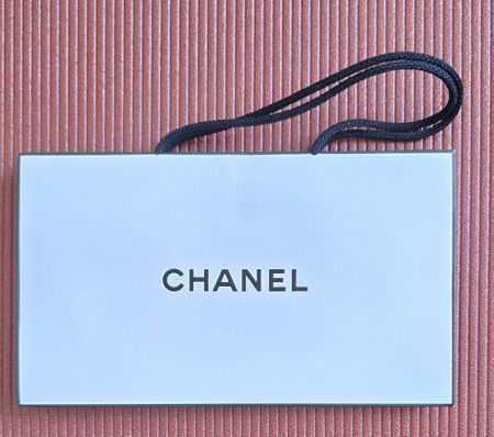 Kleine Papiertüte Chanel