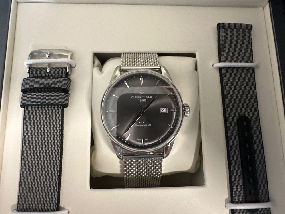 Certina Orologi: Certina DS-1 Powermatic 80 Herrenuhr, neu, mit Garantie – Nuovo e nell'imballaggio originale da Courlevon venduto da Topwatch3000 9