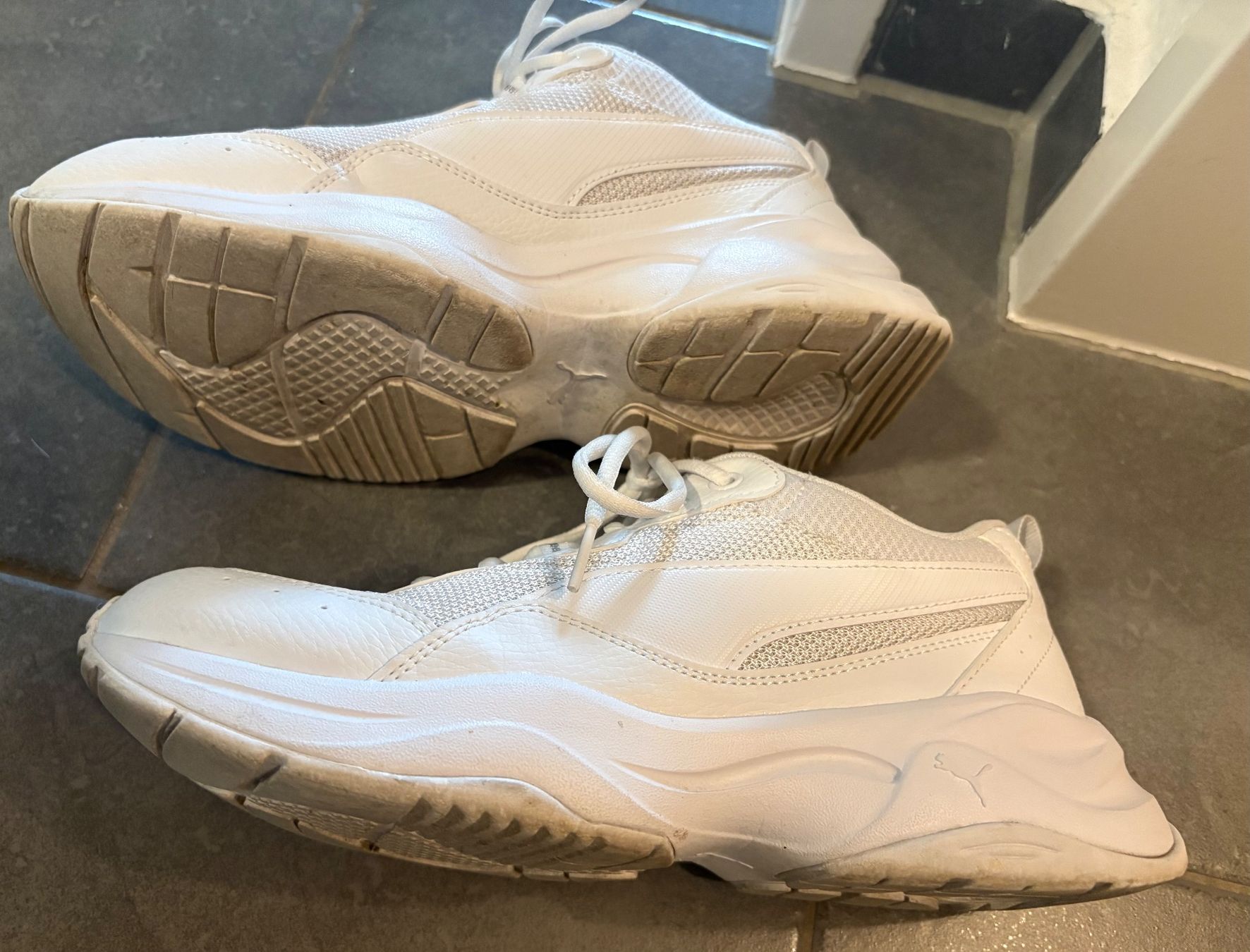 Puma Herrenschuhe: Puma Sneaker weiss – Gebraucht aus Küssnacht am Rigi von Wir-3 1