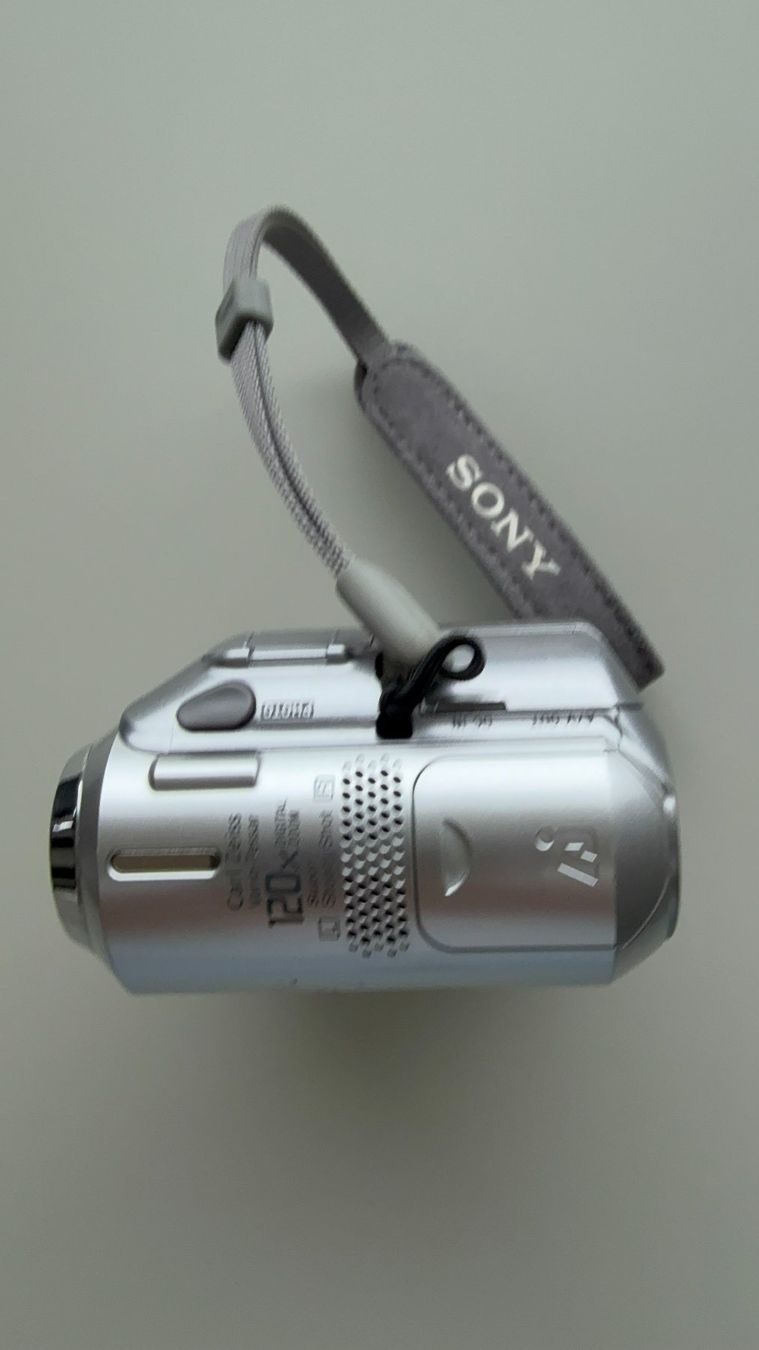 Sony Videocamere: SONY Handycam DCR-PC53E – Usato da Seelisberg venduto da ehfredf 6