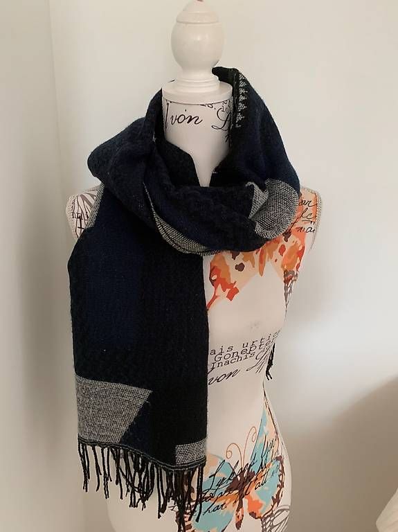 Foulards & écharpes: Schal/Tücher je CHF 2.- / Seide 5.- – D'occasion à Einsiedeln par ver_sb5p 3