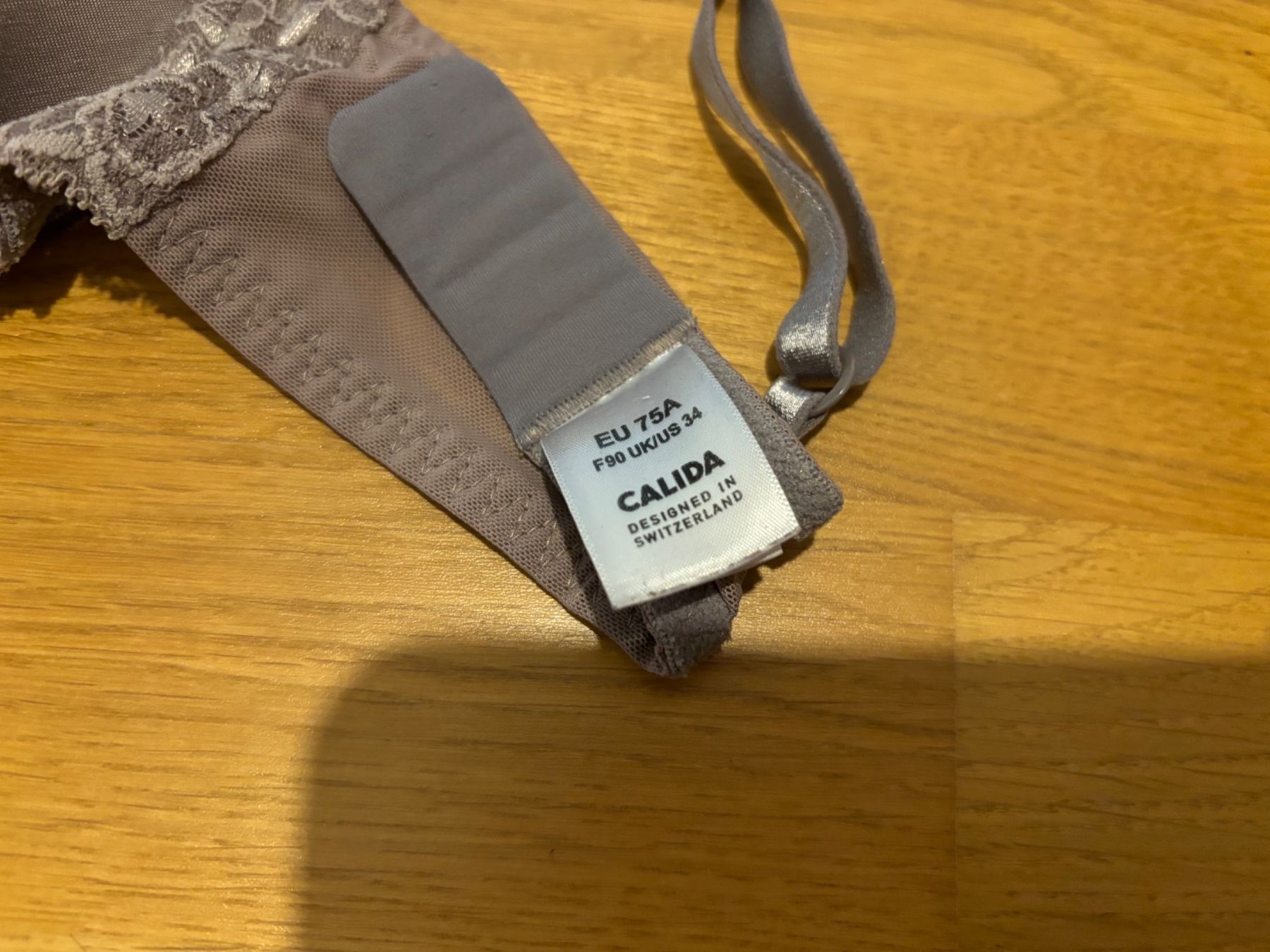 Calida Autres dessous: BH / Bra - Calida - Gr. 75A Designed in SWITZERLAND – D'occasion à Stadel par Chanel_5 4