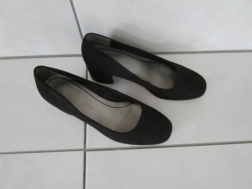 Scarpe da donna: Pumps Marco Tozzi Gr. 38 schwarz – Usato da Volketswil venduto da Globine100 4