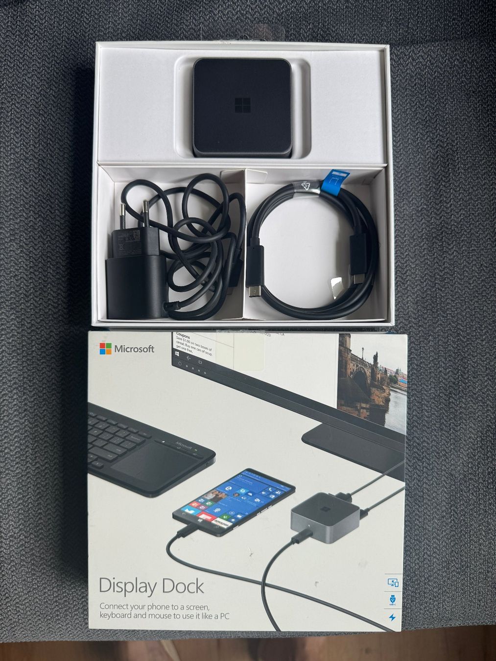 Microsoft Dockingstation: Microsoft Display Dock – Gebraucht aus Zug von dgr_8stf 2