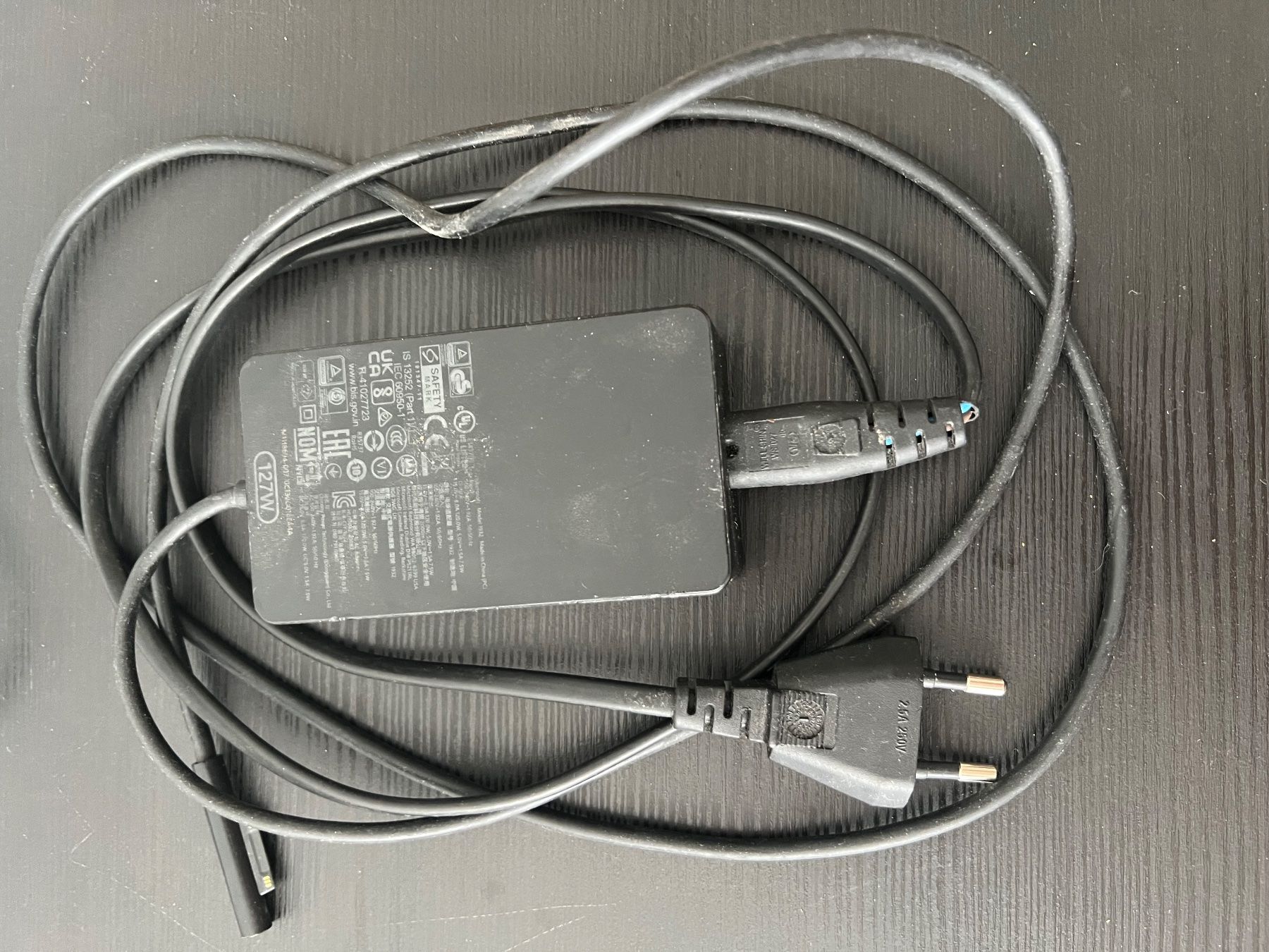 Microsoft Dockingstation: diverse Microsoft Surface Dock- und Netzteile gebraucht – Gebraucht aus La Chaux-de-Fonds von jacq_LaTsch0 4
