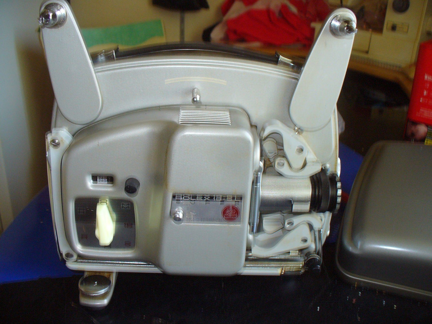 Bolex Proiettori: bolex-18-5l-super-8-projektor – Usato da Au ZH venduto da JSR