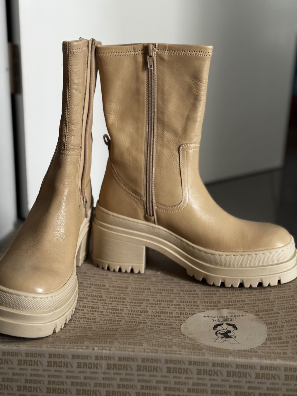Scarpe da donna: Bronx Stiefeletten Camel Vintage Gr.38 – Nuovo (secondo la descrizione) da Oberwangen b.Bern venduto da And88 1