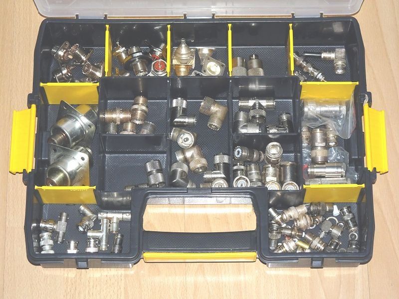 Radiocomunicazione: Diverse Coax Stecker und Buchsen – Usato da Oberwil b. Zug venduto da Code10 1