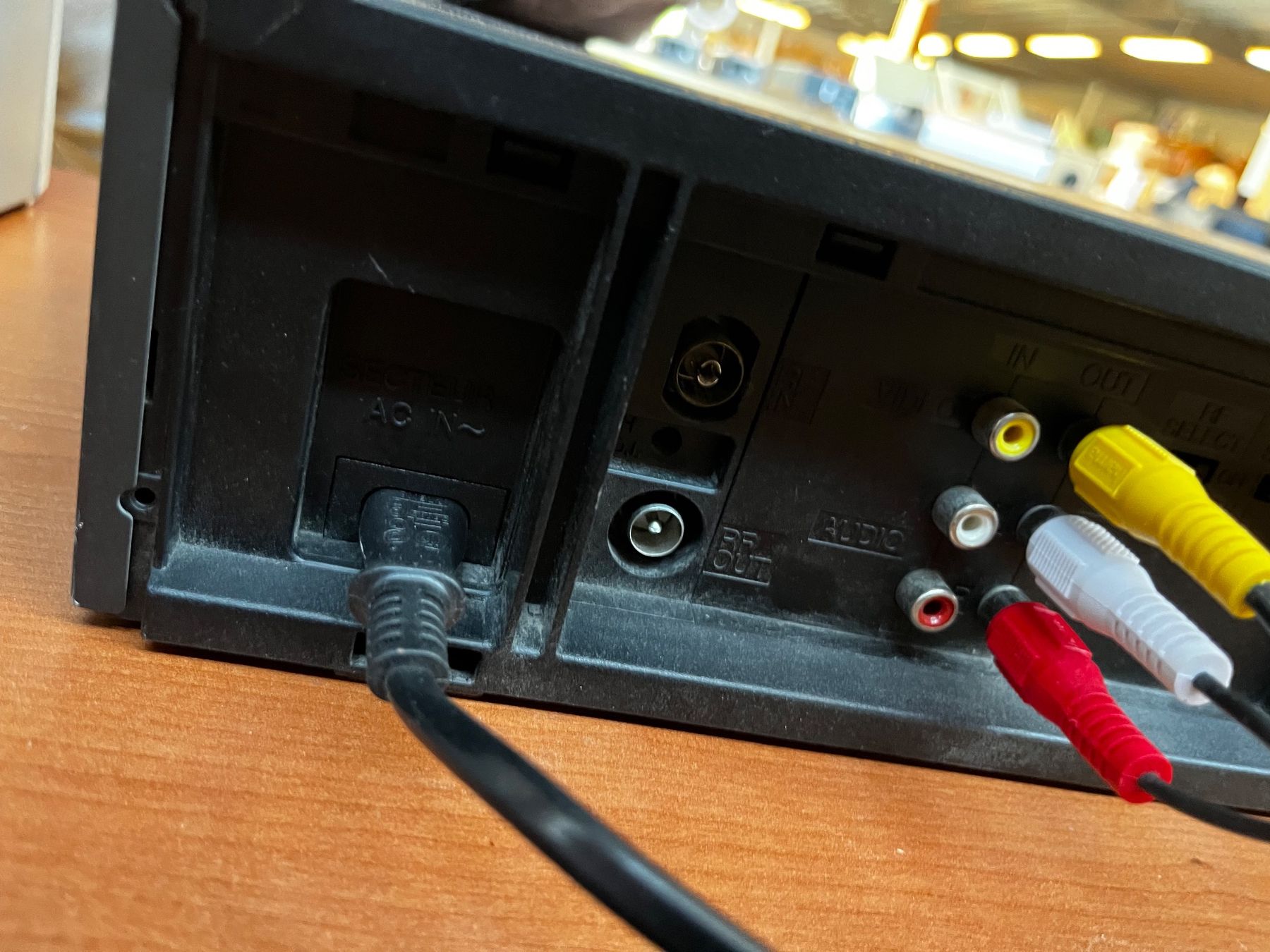 Panasonic Lettore multimediale & Streamer: Magnétoscope VHS  Panasonic NV-HD650 avec télécommande – Usato da Veyrier venduto da Deniro2 3