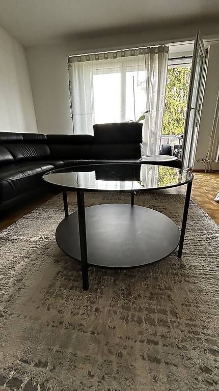 Tische:  Moderner Couchtisch mit Glasplatte  Schwarz – Gebraucht aus Binningen von Xen_2gn5