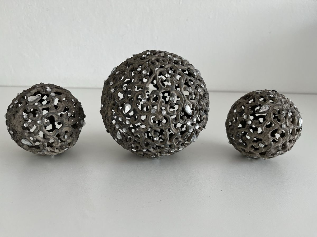 Tutte le decorazioni: 3 Stk. Deko-Kugeln aus Metall – Usato da Wetzikon ZH venduto da seli03