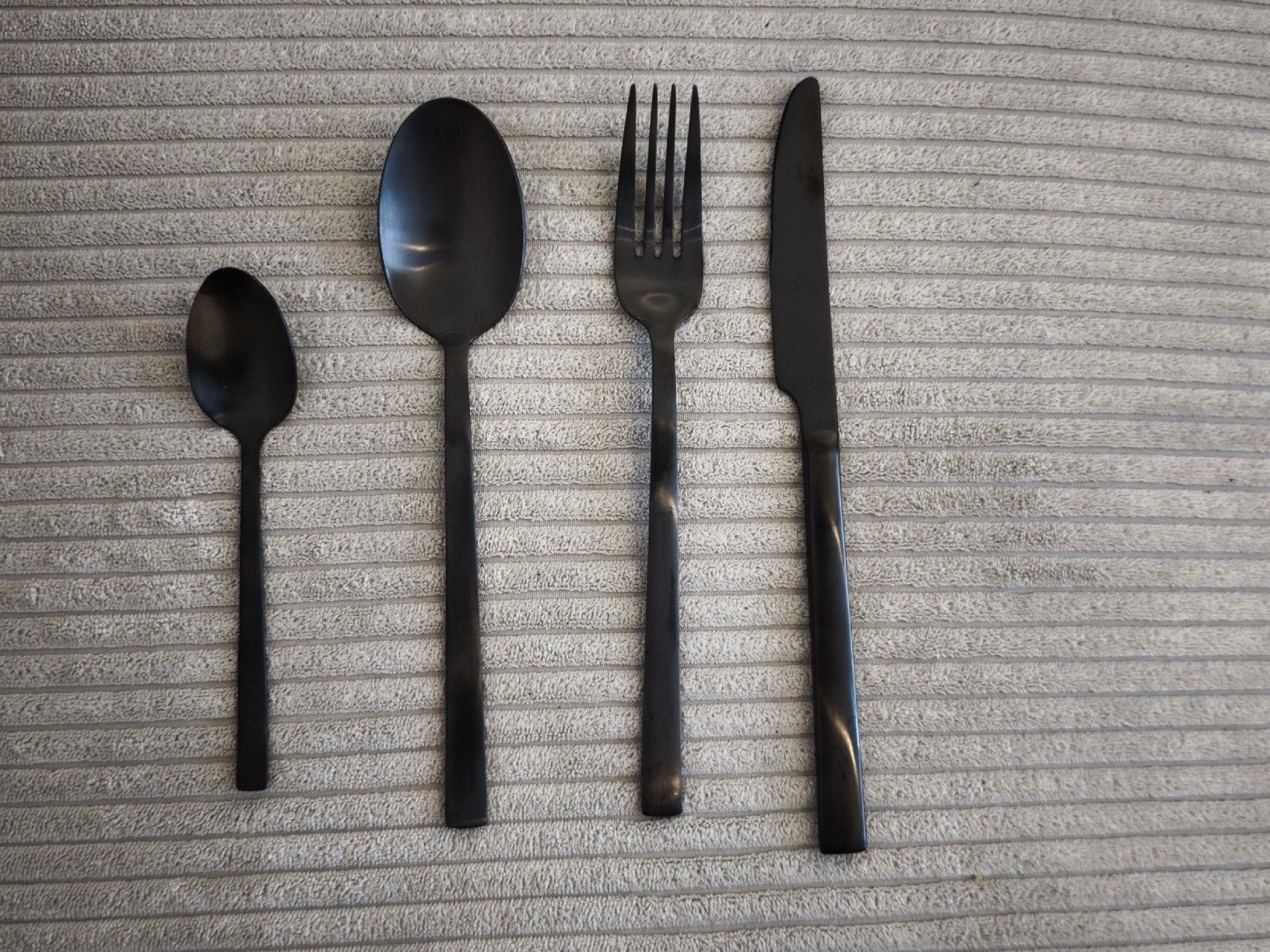 Set di posate: Besteckset Metallic-Schwarz – Usato da Zürich venduto da adr_x5rm