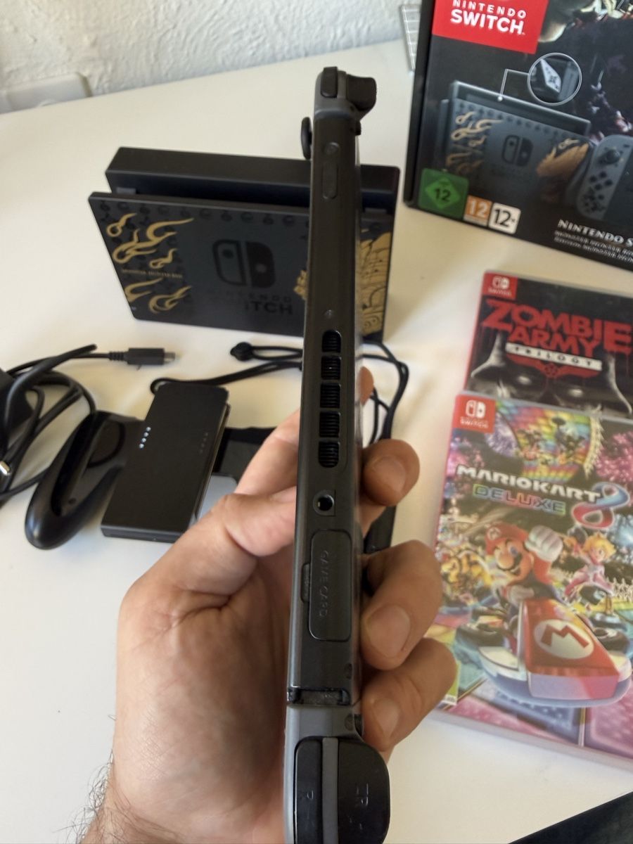 Nintendo Console: Nintendo Switch Monster Hunter Edition – Usato da Aesch BL venduto da Michael_M. 3