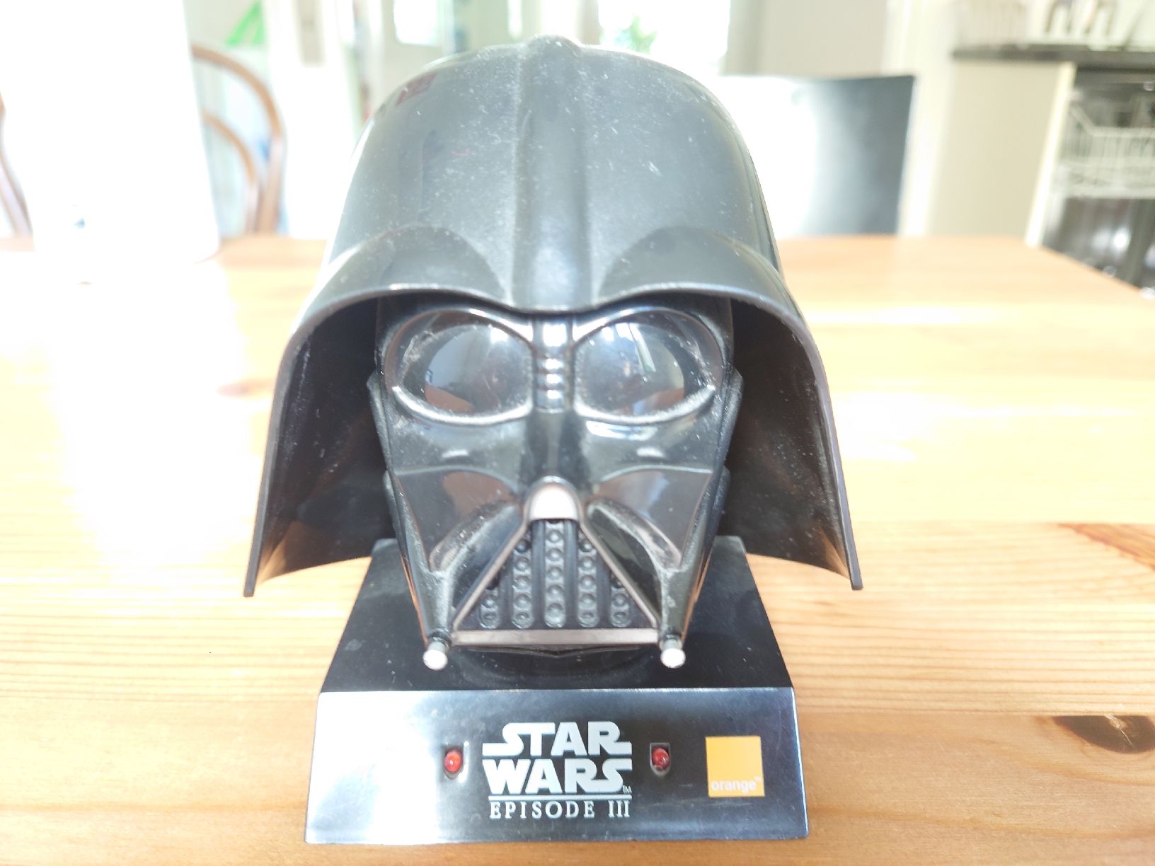 Star Wars Figuren: Star Wars Darth Vader Episode III Helmet - EUC 2005 – Gebraucht aus Zürich von Almohammed 1