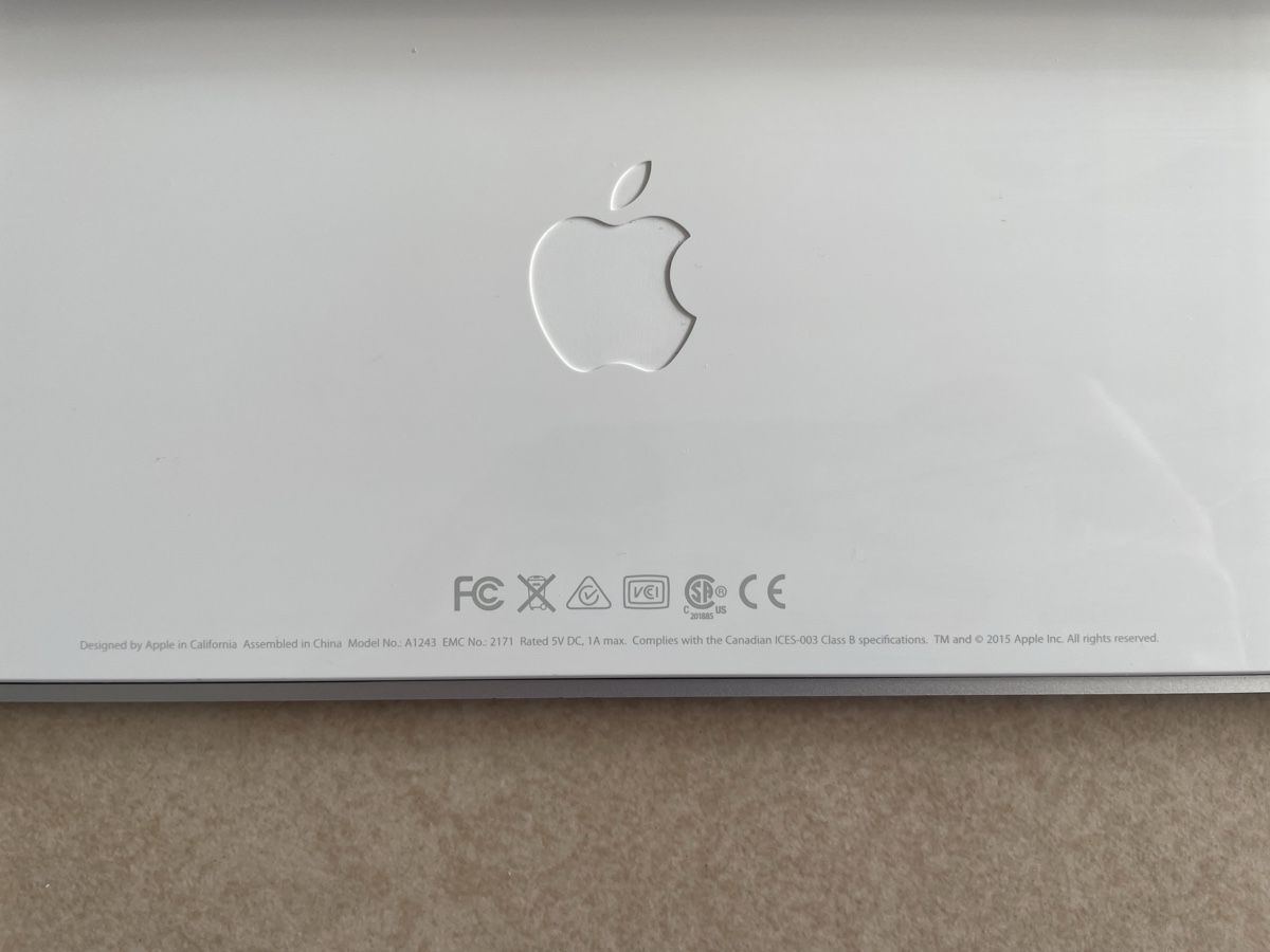 Apple Tastaturen: Apple Tastatur A1243 mit schweizer Layout – Gebraucht aus Affoltern am Albis von Marc_au9 1