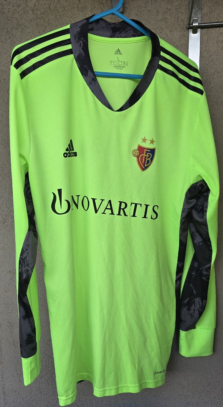 Canottiere & Pantaloni: Trikot  – Usato da Basel venduto da con_kbf8 4