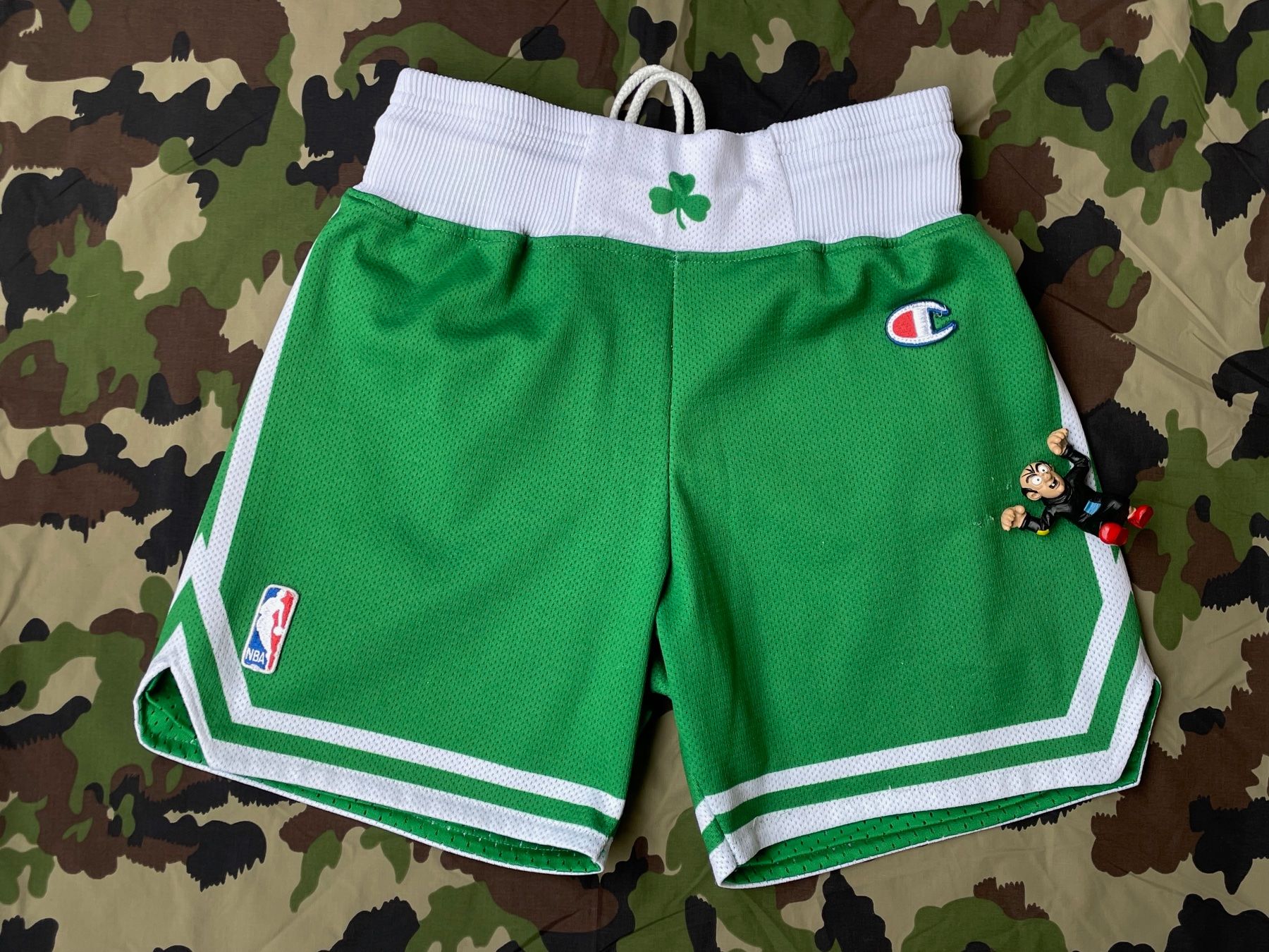 Champion Pantalons: Vintage 90s Celtics Champion Short Sz S – D'occasion à Zürich par le_souk
