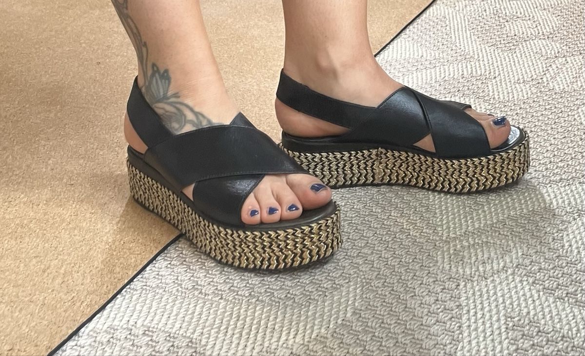 Damenschuhe: Plateau Sandalen Leder/Textil schwarz Gr. 36 eher 38 – Gebraucht aus Zuchwil von MLV92 1