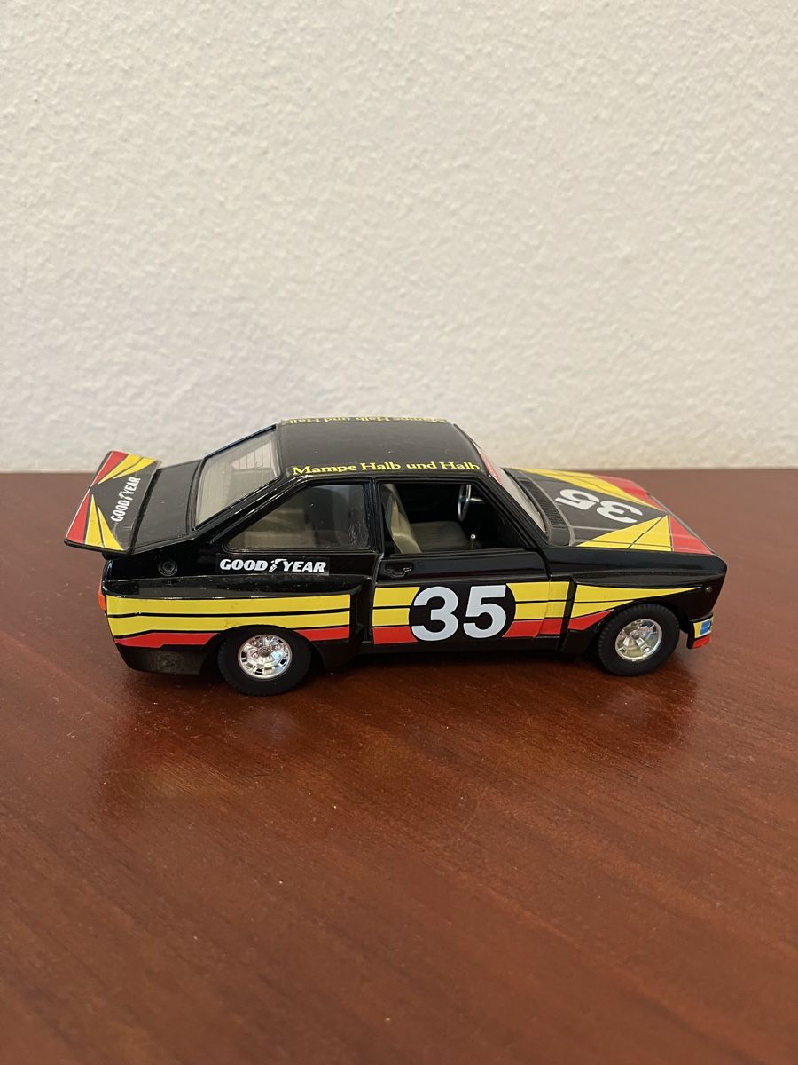 Bburago Modellini d'auto: Ford Escort Zakspeed Bburago – Usato da Wabern venduto da Housi78 2