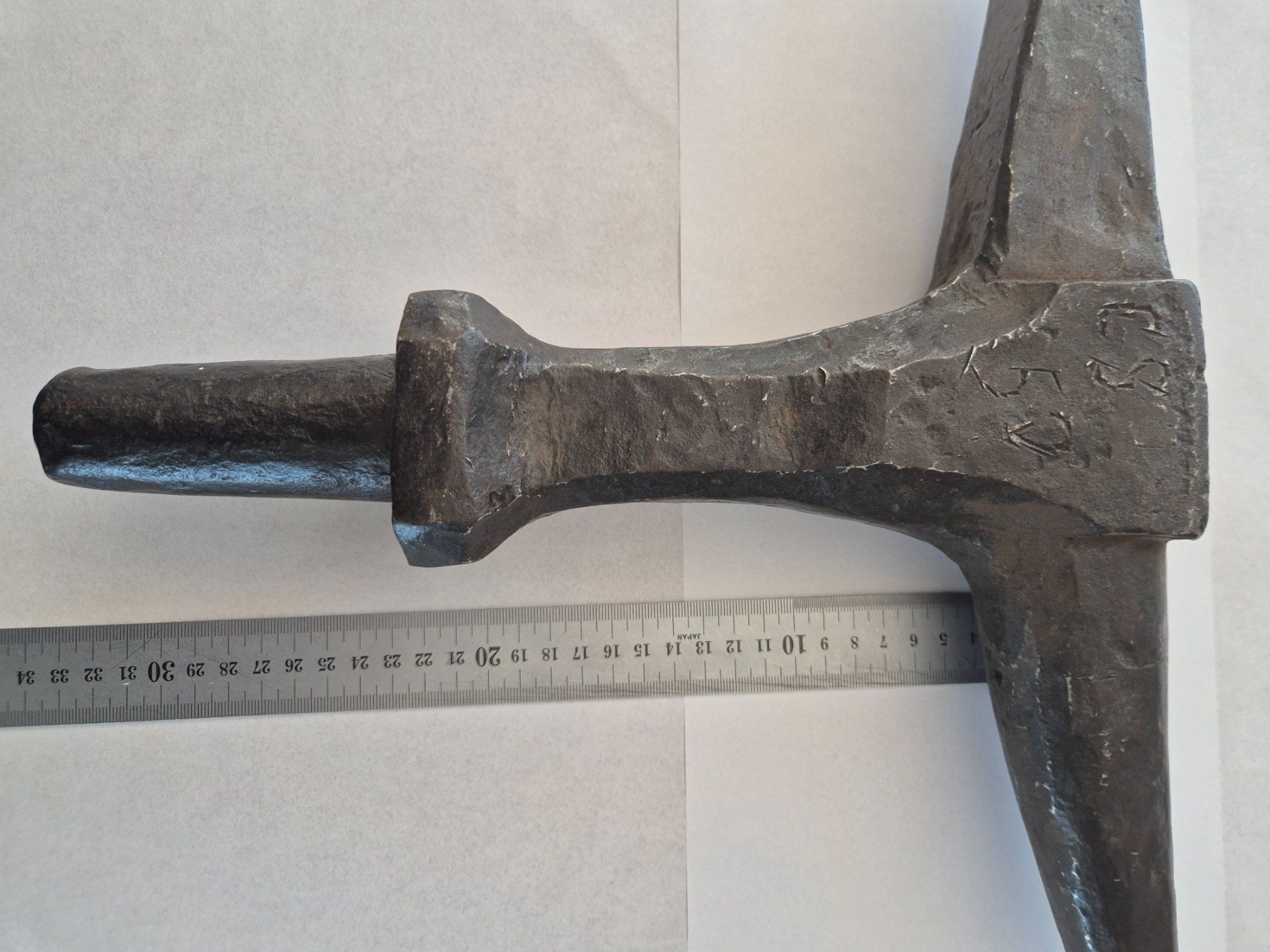 Attrezzi da lavoro: antiker Amboss, 9 Kilo, Eisen – Usato da Schlosswil venduto da donmarcos62 3